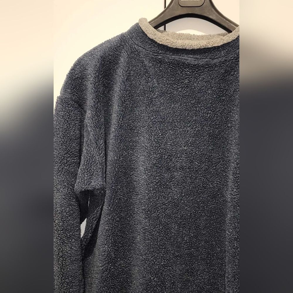Men's Classic Navy Crewneck Sweater - Picture 3 of 4